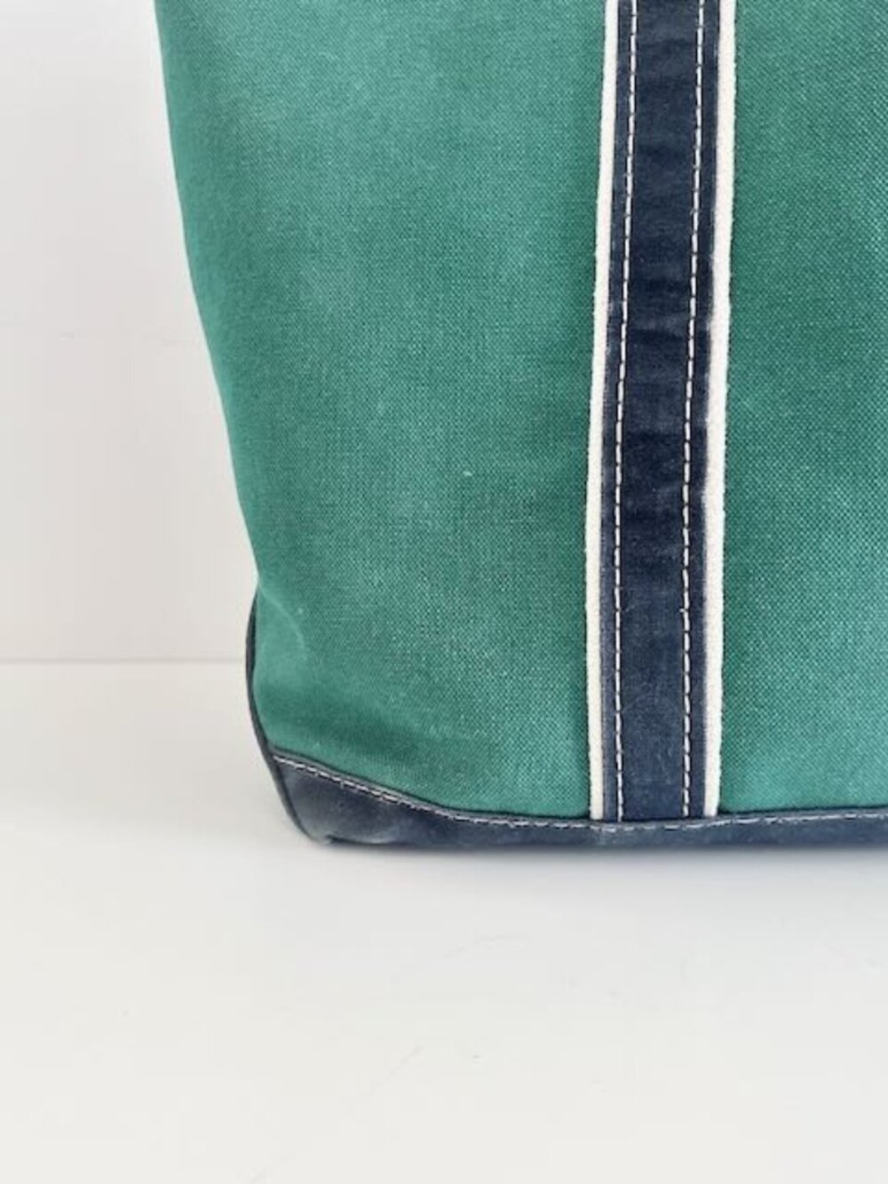 VINTAGE LL BEAN BOAT AND TOTE KELLY GREEN CANVAS BAG SAWTOOTH TAG - Picture 5 of 16